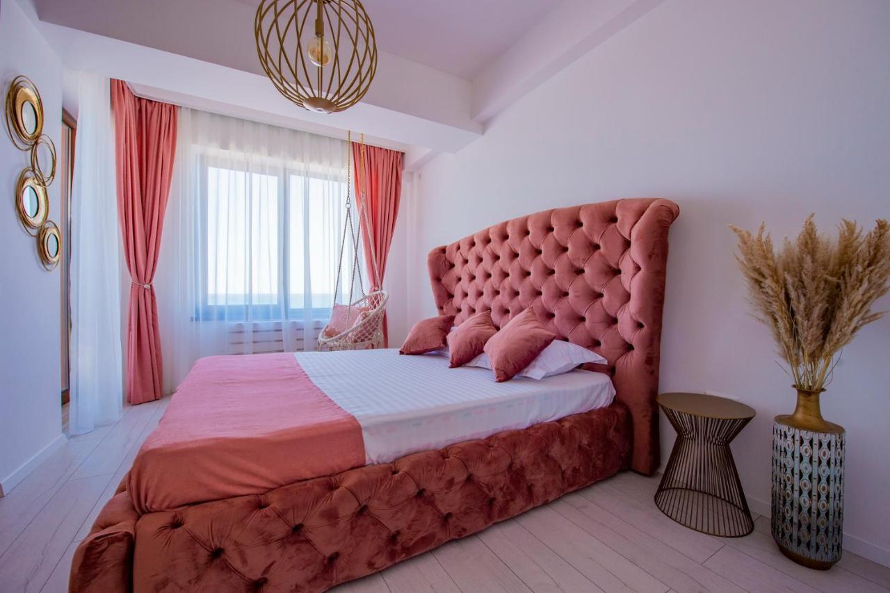 Ferienwohnung Summerland Luxury Velvet Front Sea View Mamaia Exterior foto