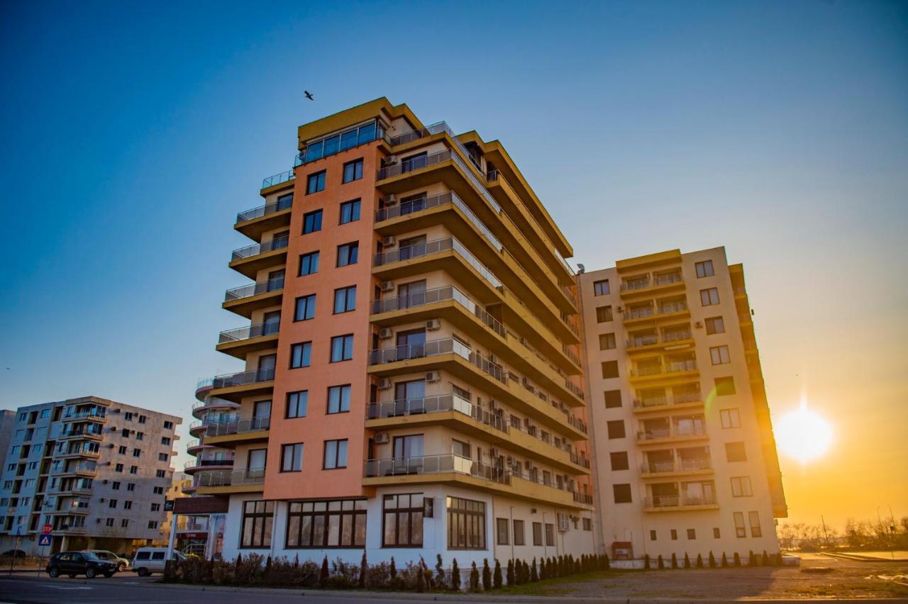 Ferienwohnung Summerland Luxury Velvet Front Sea View Mamaia Exterior foto