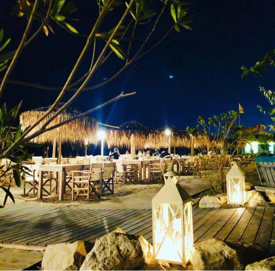 Ferienwohnung Summerland Luxury Velvet Front Sea View Mamaia Exterior foto
