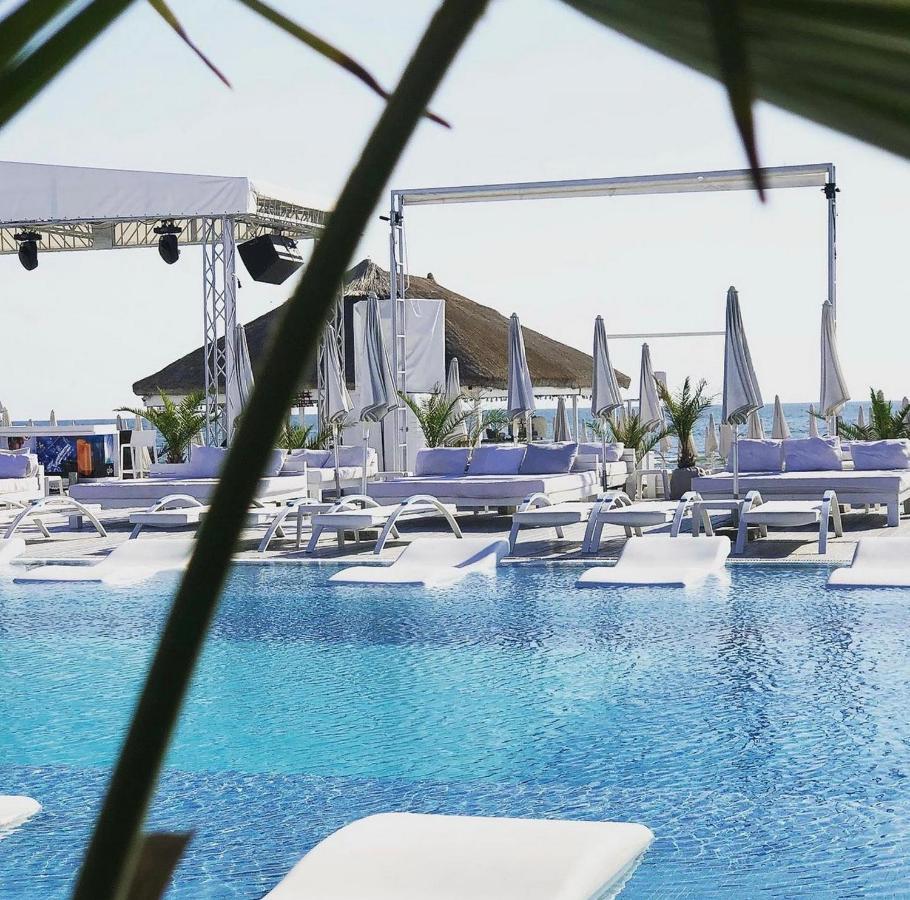 Ferienwohnung Summerland Luxury Velvet Front Sea View Mamaia Exterior foto