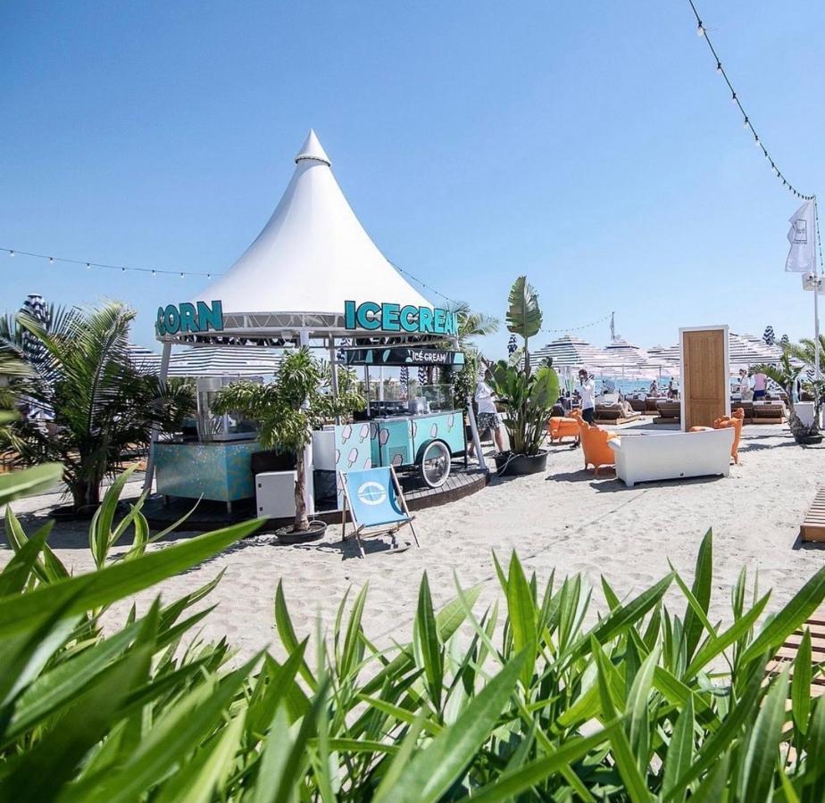Ferienwohnung Summerland Luxury Velvet Front Sea View Mamaia Exterior foto